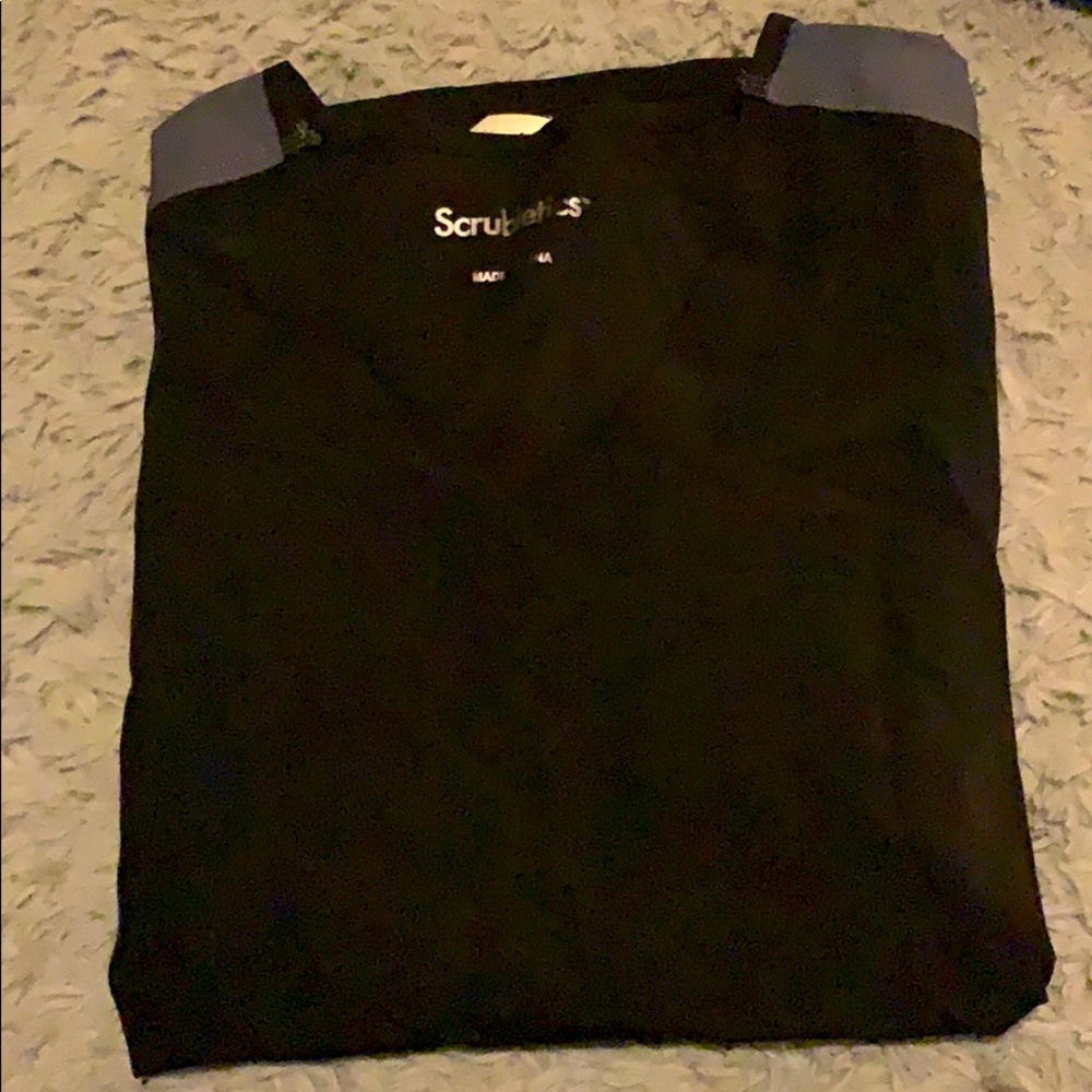 Black and grey scrub shirt